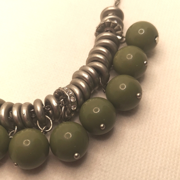 Retired Lia Sophia necklace 🔥 - Picture 3 of 4